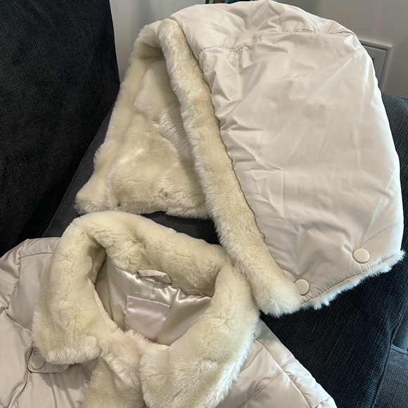 Like New! Long Cream Puffer Coat w/Faux Fur Lined Detachable Hood and Accents - Picture 5 of 9